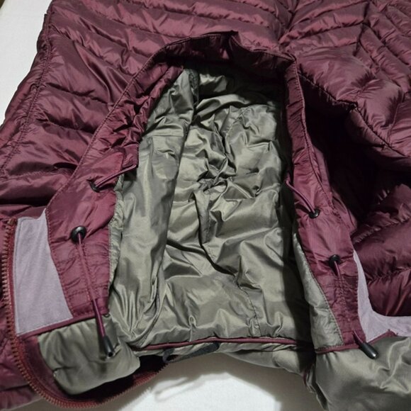 L.LBean Women's Ultralight 850 Down Hooded Coat Three Quarter Length Dark Plum L - Picture 10 of 16